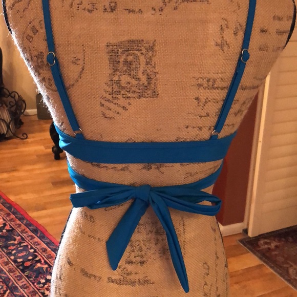 Beautiful blue bikini top M/L D/DD cup 😍💙☀️🌴💕 - Picture 11 of 12